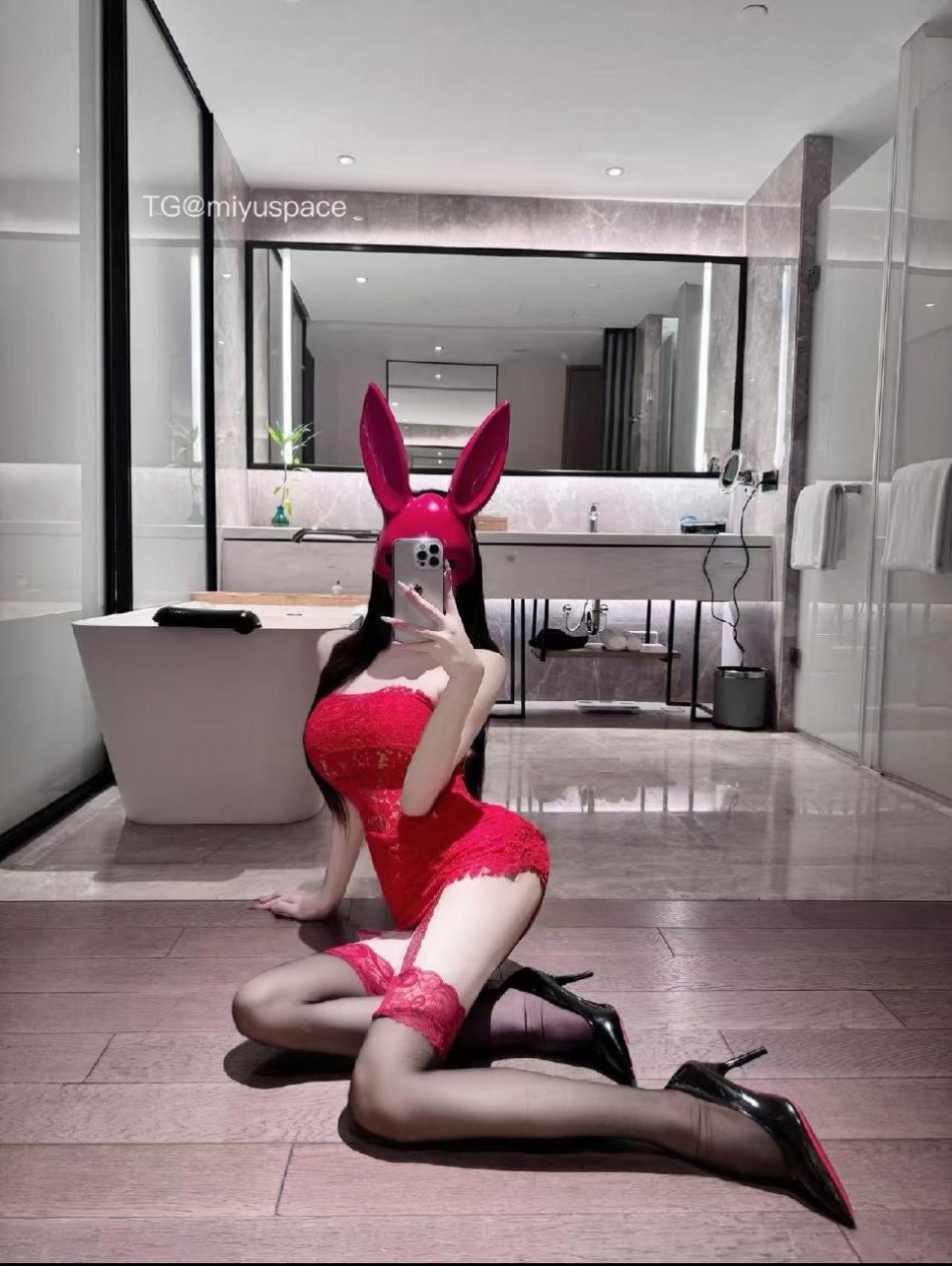 范范X 2026-04-02 03:58:22 【嘉宾帖】范范白、红、黑兔子👮向你报道🫡