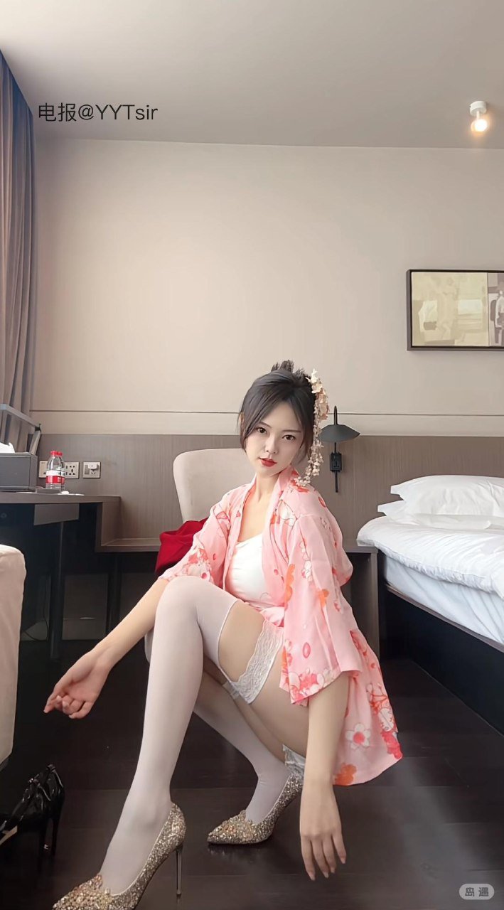 漫漫很man 2026-04-07 18:02:28 嘴是用来亲的