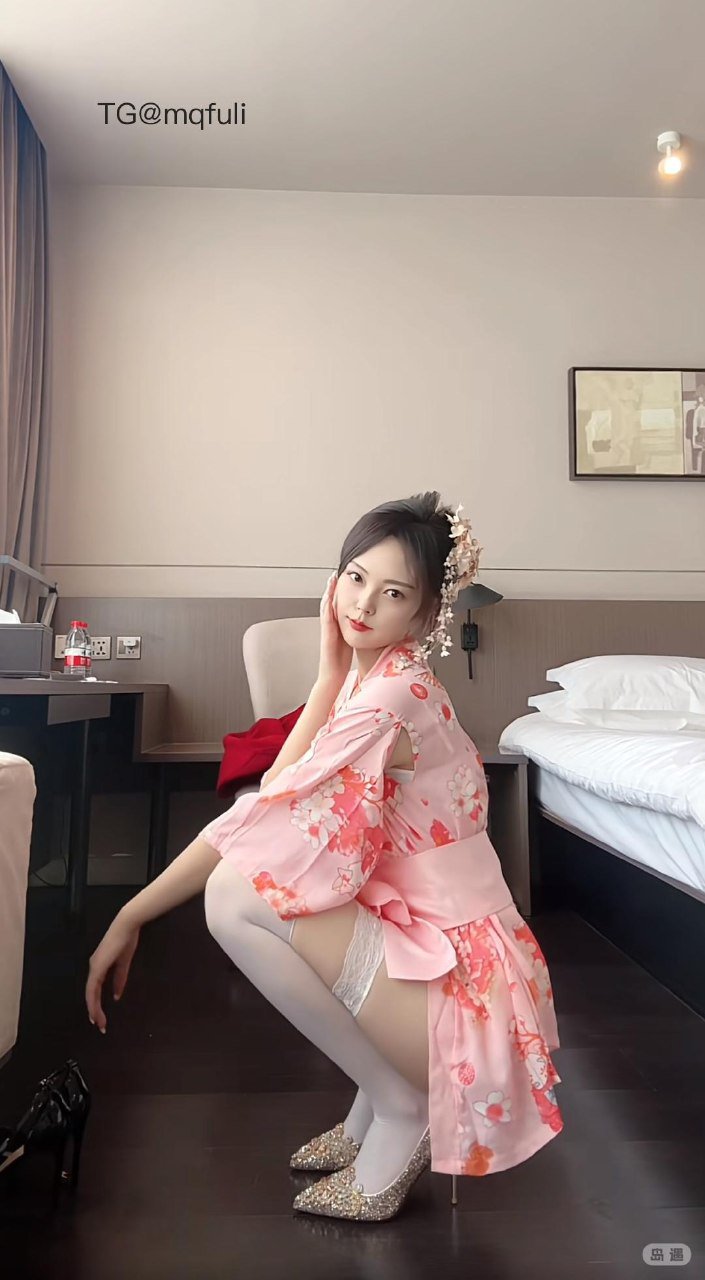 漫漫很man 2026-04-07 18:02:28 嘴是用来亲的