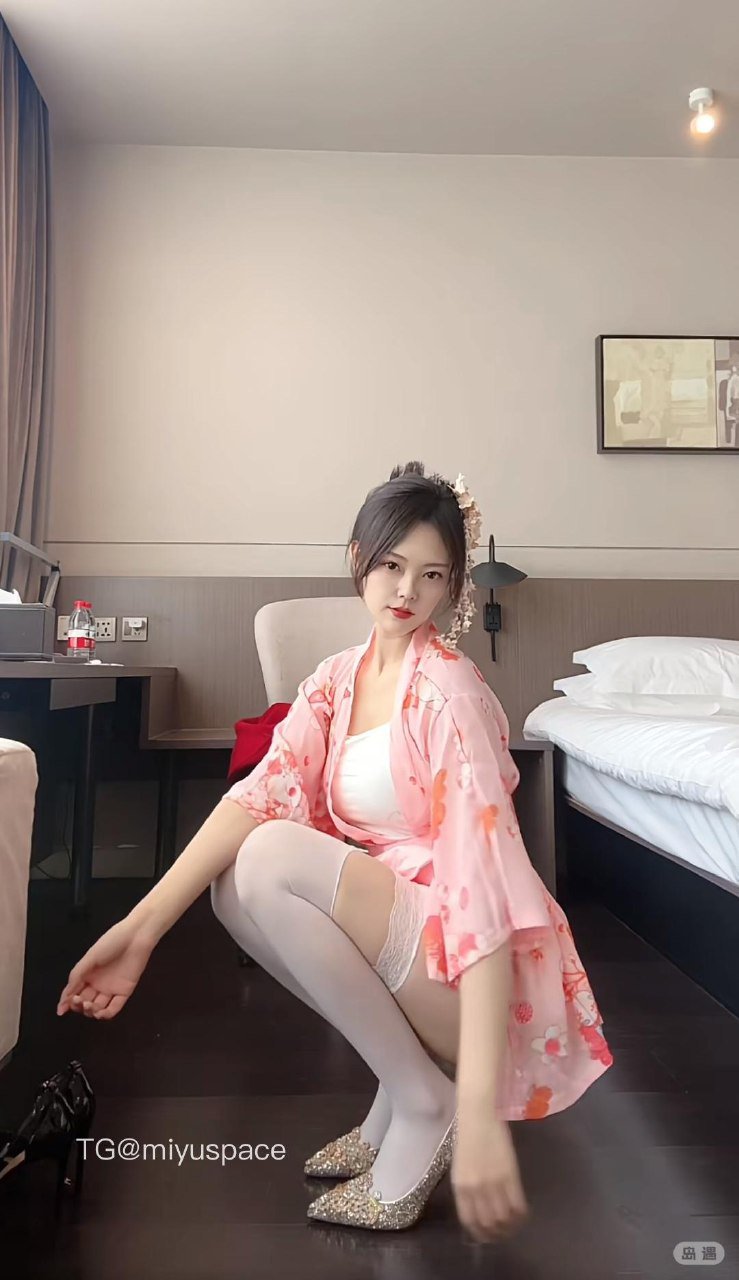 漫漫很man 2026-04-07 18:02:28 嘴是用来亲的