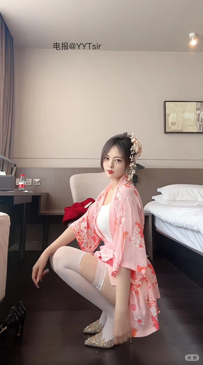 漫漫很man 2026-04-07 18:02:28 嘴是用来亲的