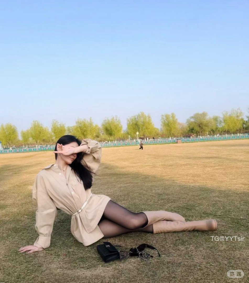 yummyki 2026-04-15 09:47:07 这个角度能看出来 穿还是没穿🫣