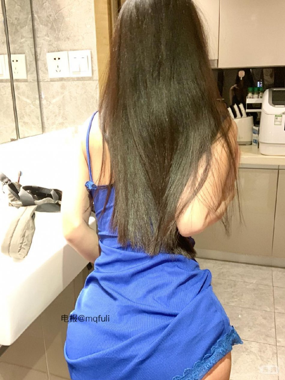 子嘉 2026-04-15 14:42:12 帮我把拉链拉开可以吗