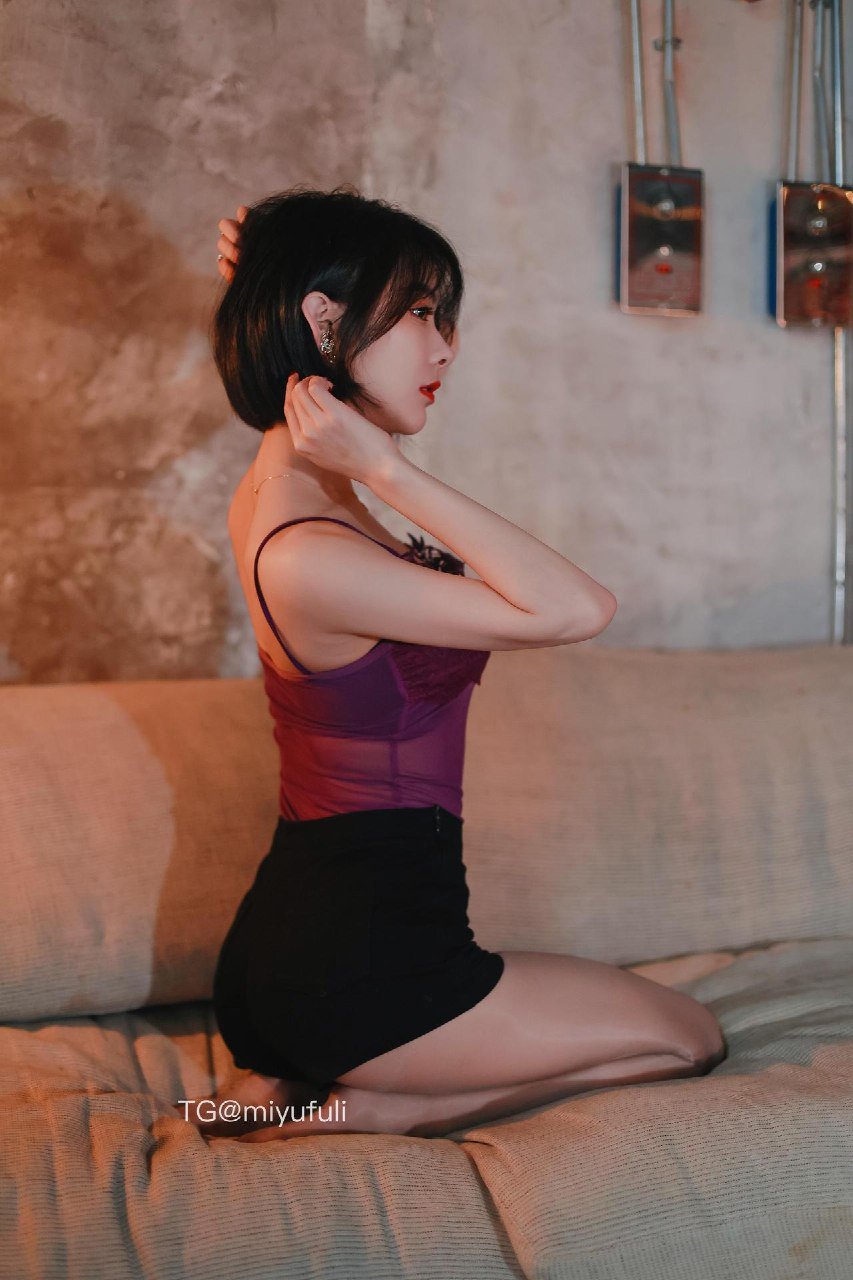 王筱沐沐 2026-04-16 20:11:47 油丝红色高跟鞋👠