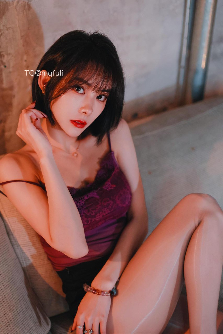 王筱沐沐 2026-04-16 20:11:47 油丝红色高跟鞋👠