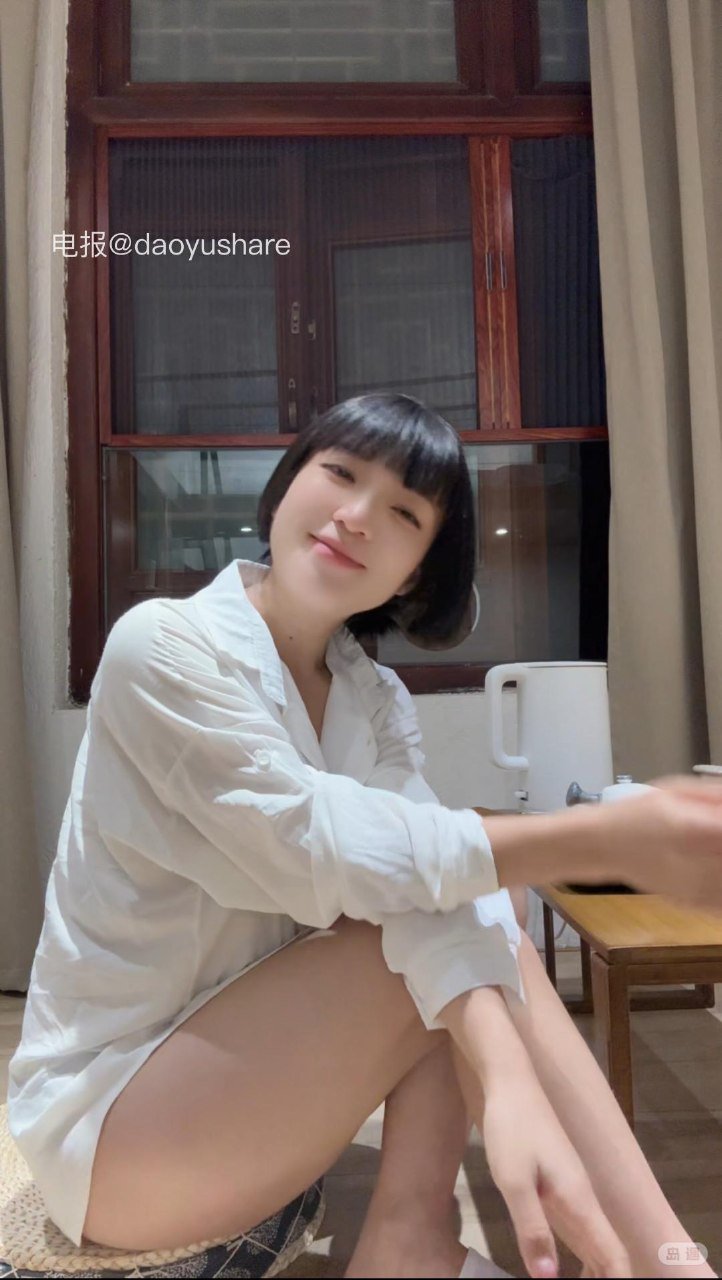 哈尼小Baby 2026-04-24 08:56:03 ❤️月卡贴❤️一只很喜欢白衬衫！ 第2张