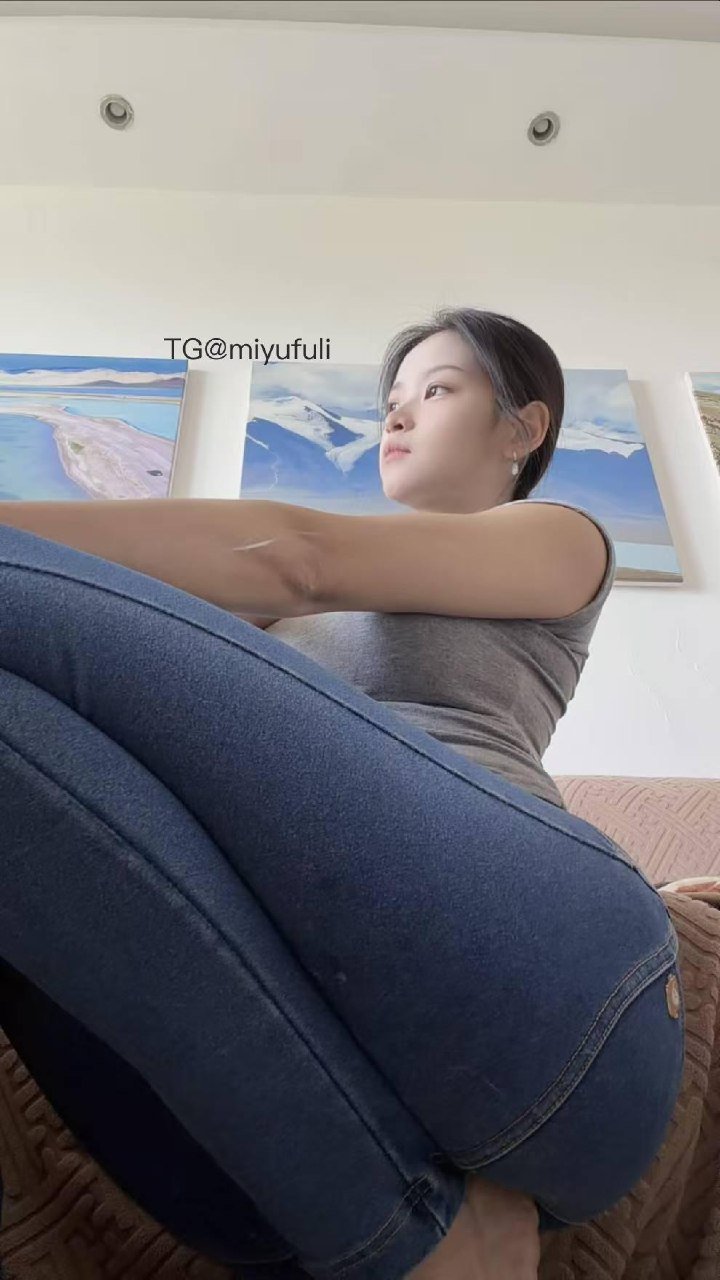凤梨腿不长 2026-05-01 02:56:11 【付费贴】15 张照片 第4张