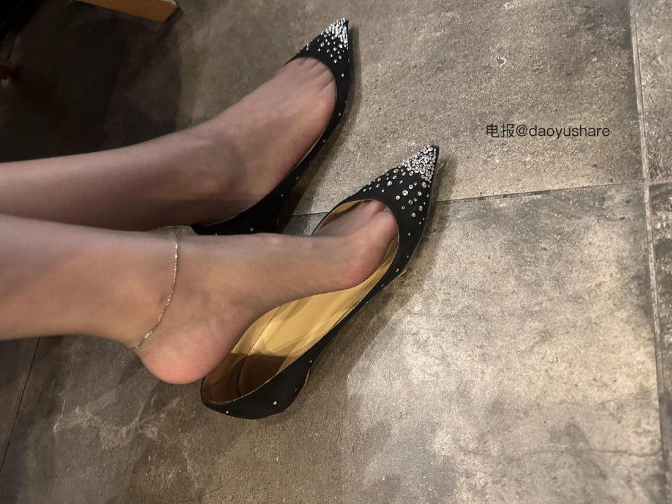 小仙女Elaine 2025-11-20 10:44:56 #腿控# 第4张