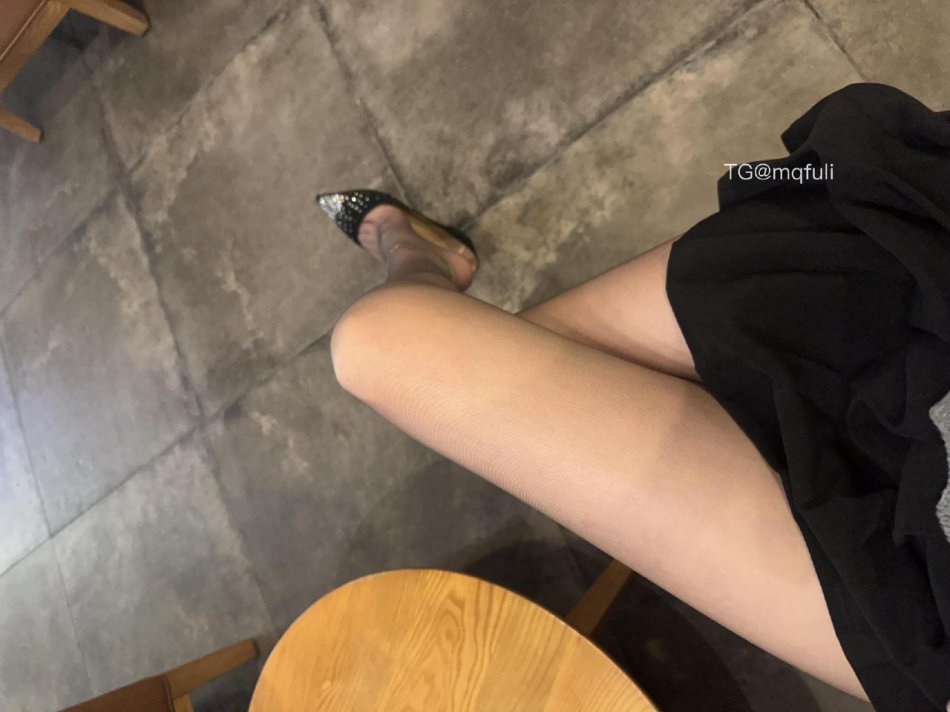 小仙女Elaine 2025-11-20 10:44:56 #腿控# 第8张