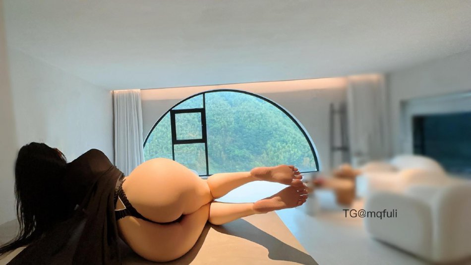 俏妞 2026-02-20 22:05:46 窗边的风景，搭配黑色薄纱裙 俏妞qiaoniuTT 第7张