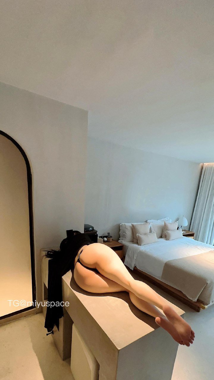 俏妞 2026-02-20 22:05:46 窗边的风景，搭配黑色薄纱裙 俏妞qiaoniuTT 第10张