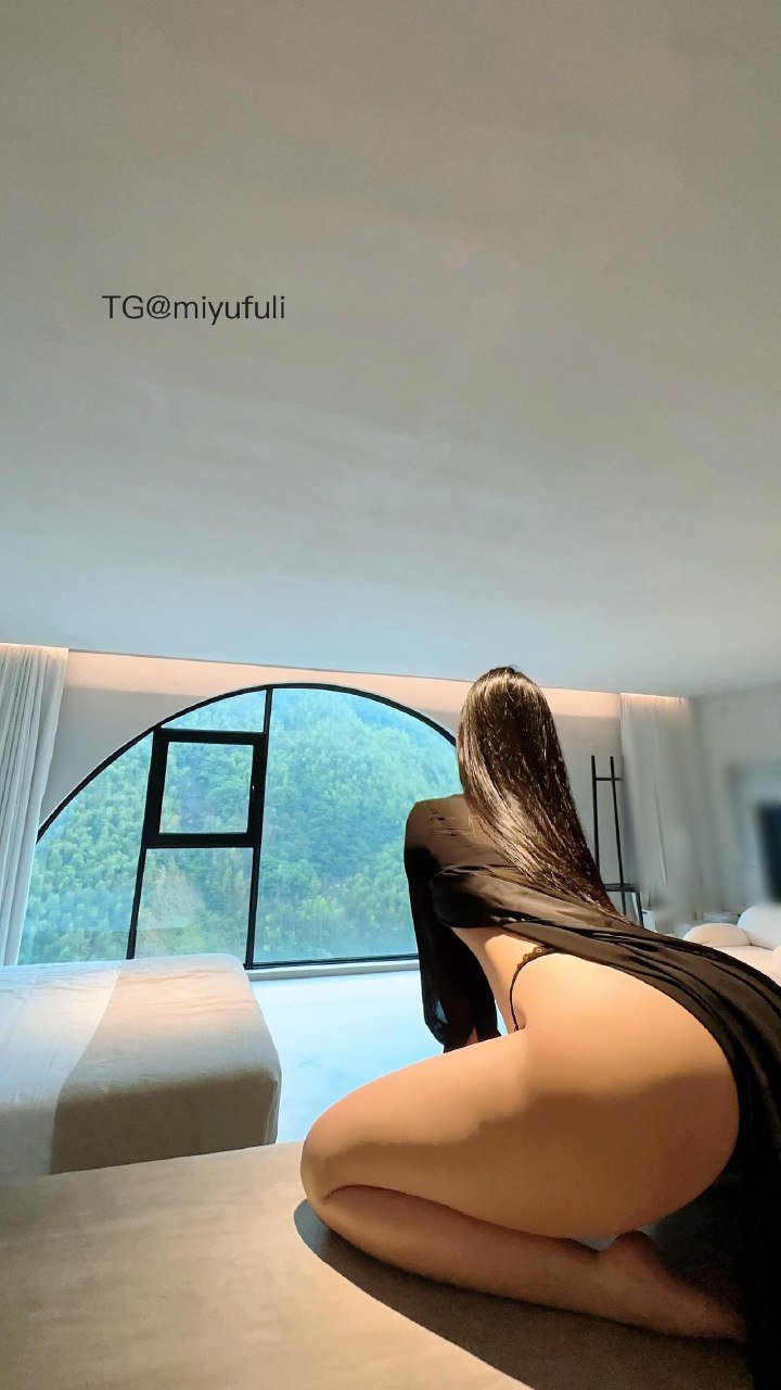 俏妞 2026-02-20 22:05:46 窗边的风景，搭配黑色薄纱裙 俏妞qiaoniuTT 第11张