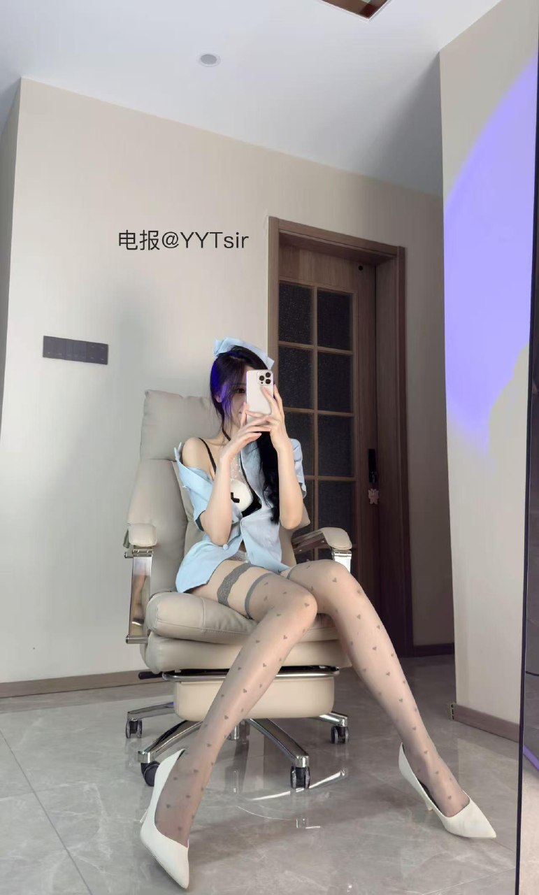 唐十七 2025-05-28 14:43:03 护士姐姐系列大片x18张📸 第5张