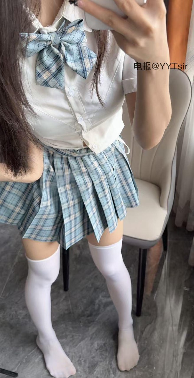 奶洋洋 2025-05-29 15:44:53 jk制服➕黑丝 第4张