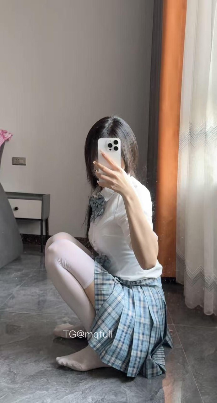 奶洋洋 2025-05-29 15:44:53 jk制服➕黑丝 第1张