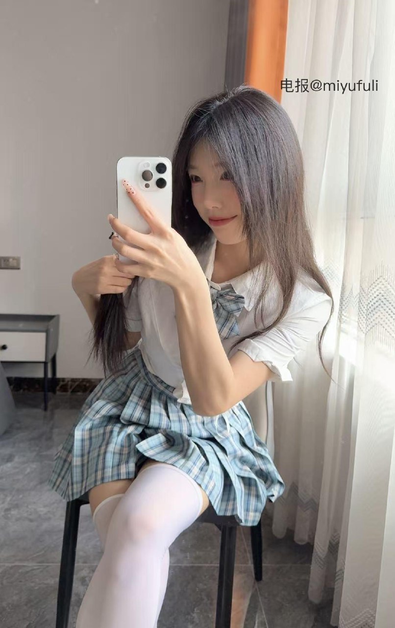 奶洋洋 2025-05-29 15:44:53 jk制服➕黑丝 第2张