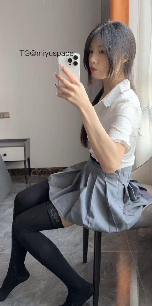奶洋洋 2025-05-29 15:44:53 jk制服➕黑丝 第7张
