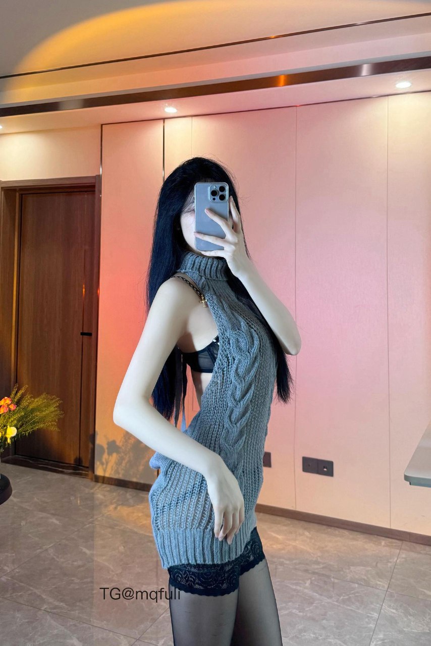 唐十七 2025-05-29 18:11:34 露背毛衣包臀短裙系列大片 第2张