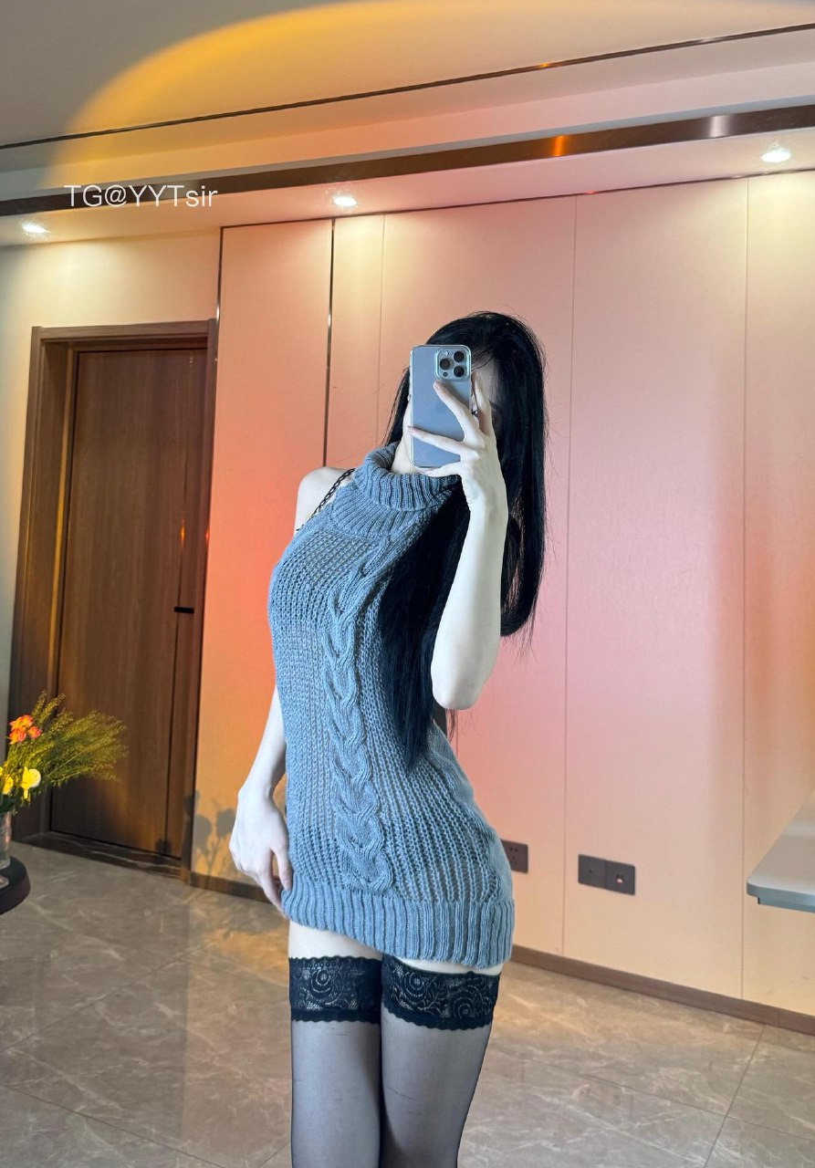 唐十七 2025-05-29 18:11:34 露背毛衣包臀短裙系列大片 第12张