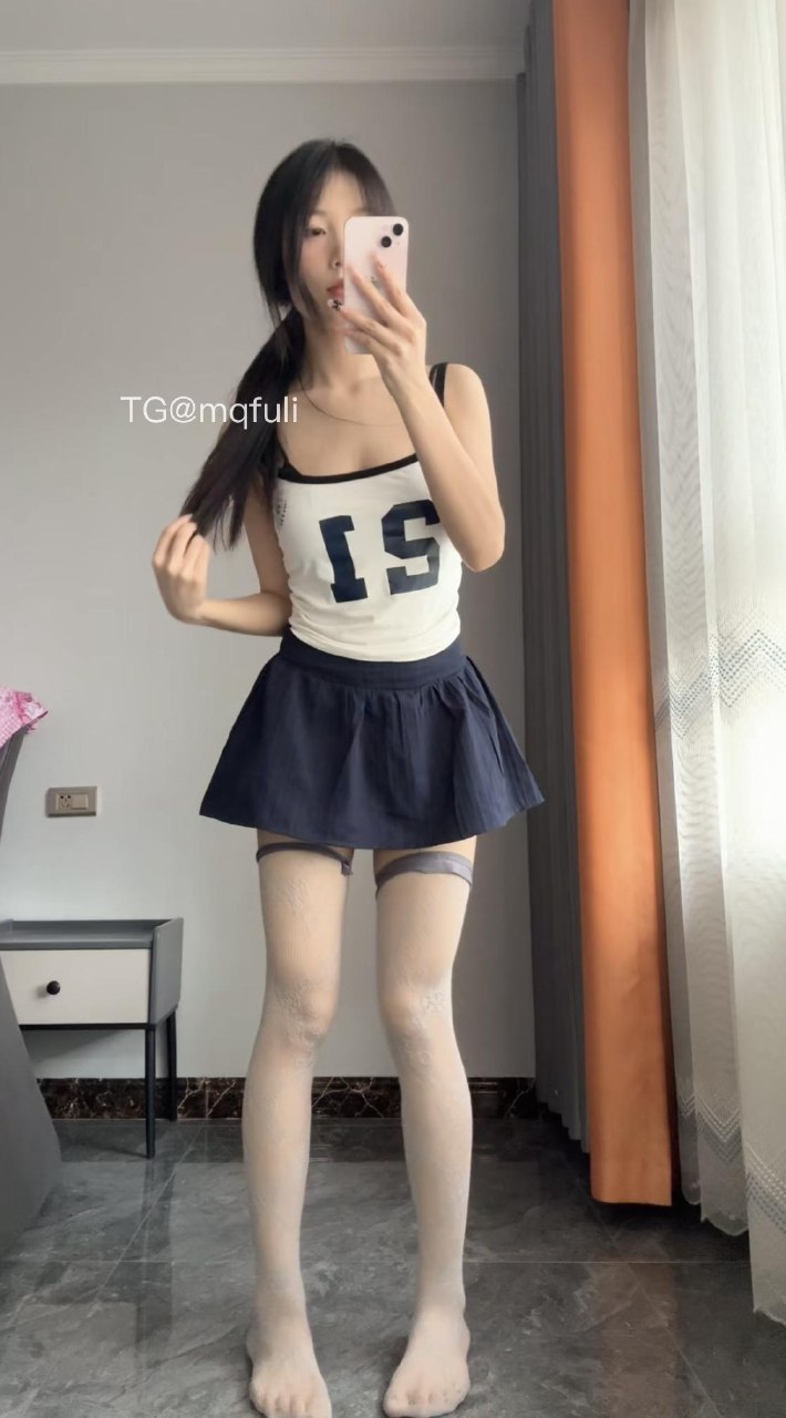 奶洋洋 2025-05-30 14:08:45 吊带裙套装➕蕾丝丝袜系列 第12张