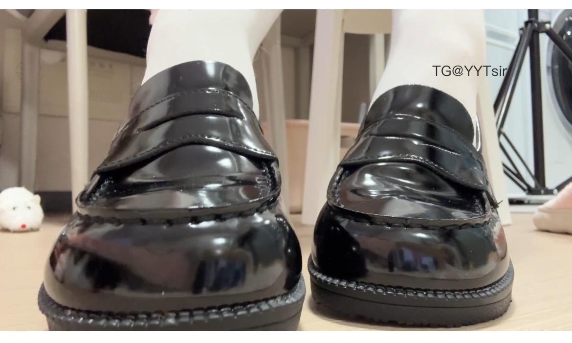 奶黄包 2025-05-30 16:31:50 小皮鞋#穿搭##萝莉# 一只奶黄包 第5张