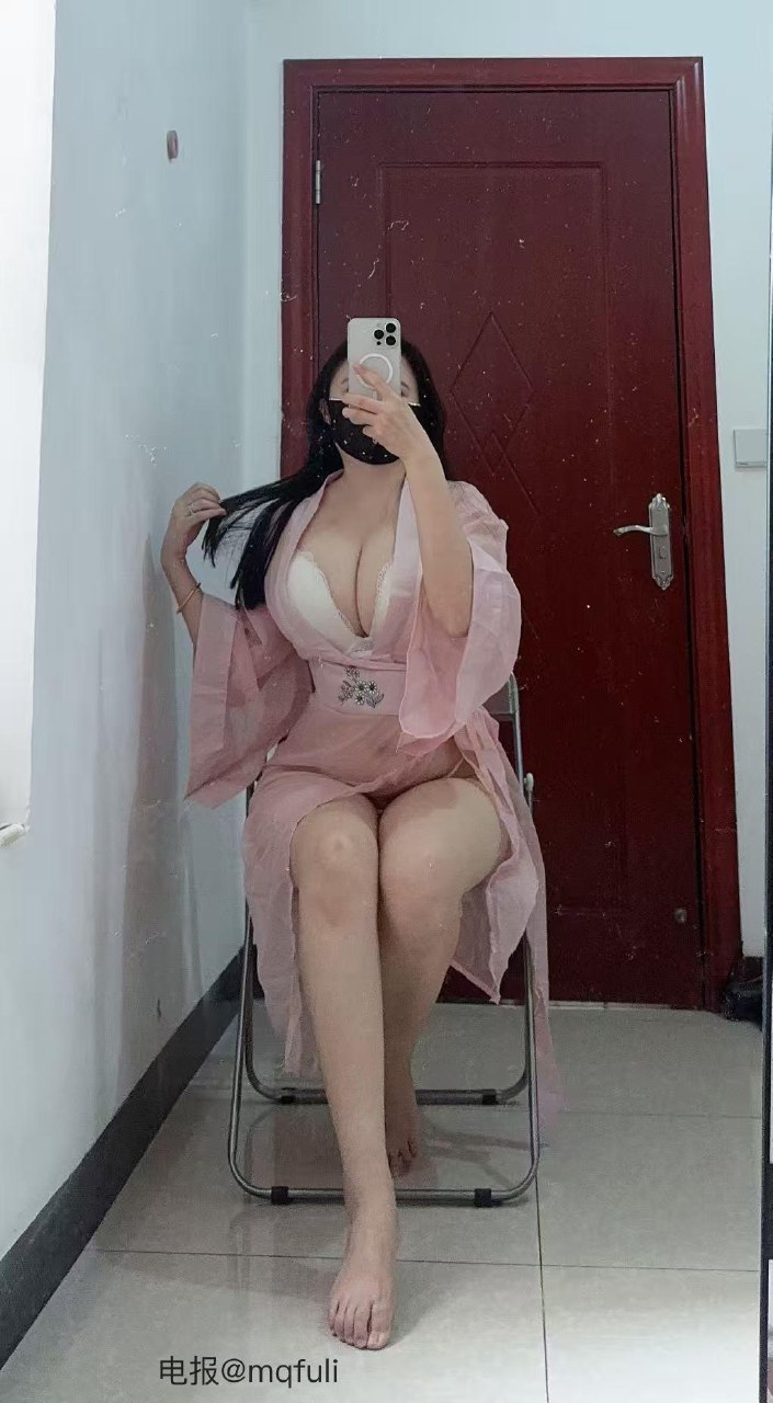 美艳老嫂子 2025-05-31 02:28:32 睡袍套装+👙嫂子私房深V套装 第8张