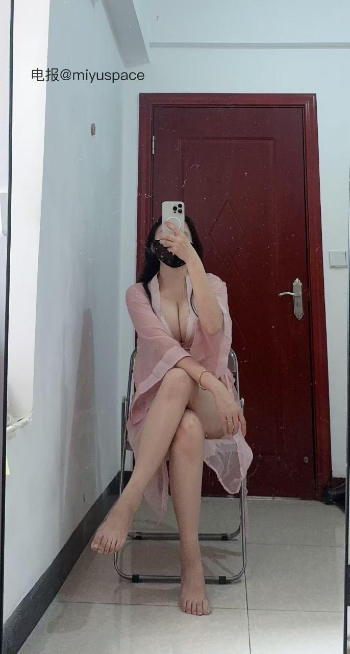 美艳老嫂子 2025-05-31 02:28:32 睡袍套装+👙嫂子私房深V套装 第7张