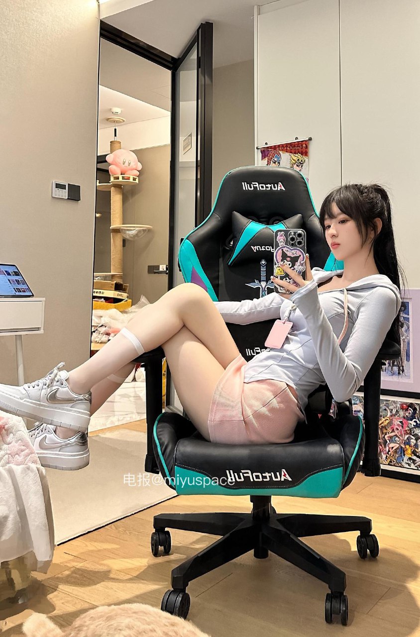 超蓝布罗莉 2025-05-31 03:51:22 也不知道怎么了一天到晚的想找哥哥 第3张