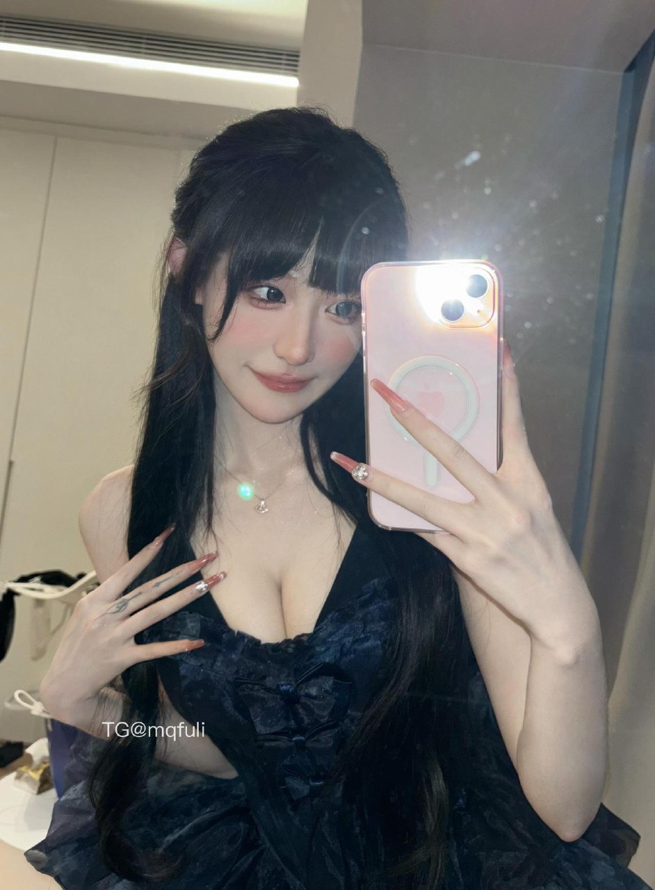 超蓝布罗莉超蓝布罗莉 2025-05-31 03:58:35 丸子头 萝莉 渔网🎣 超蓝布罗莉 第5张