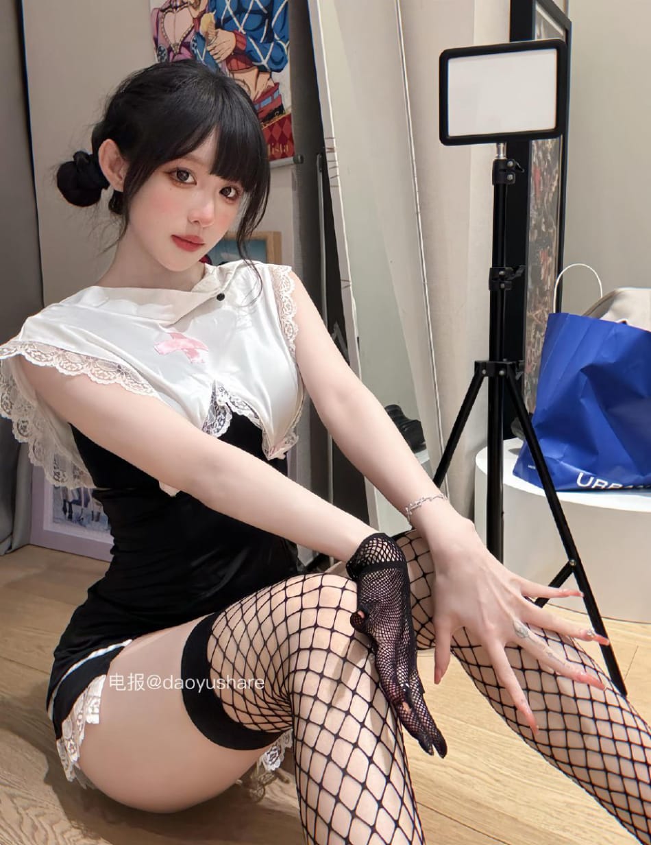 超蓝布罗莉超蓝布罗莉 2025-05-31 03:58:35 丸子头 萝莉 渔网🎣 超蓝布罗莉 第6张