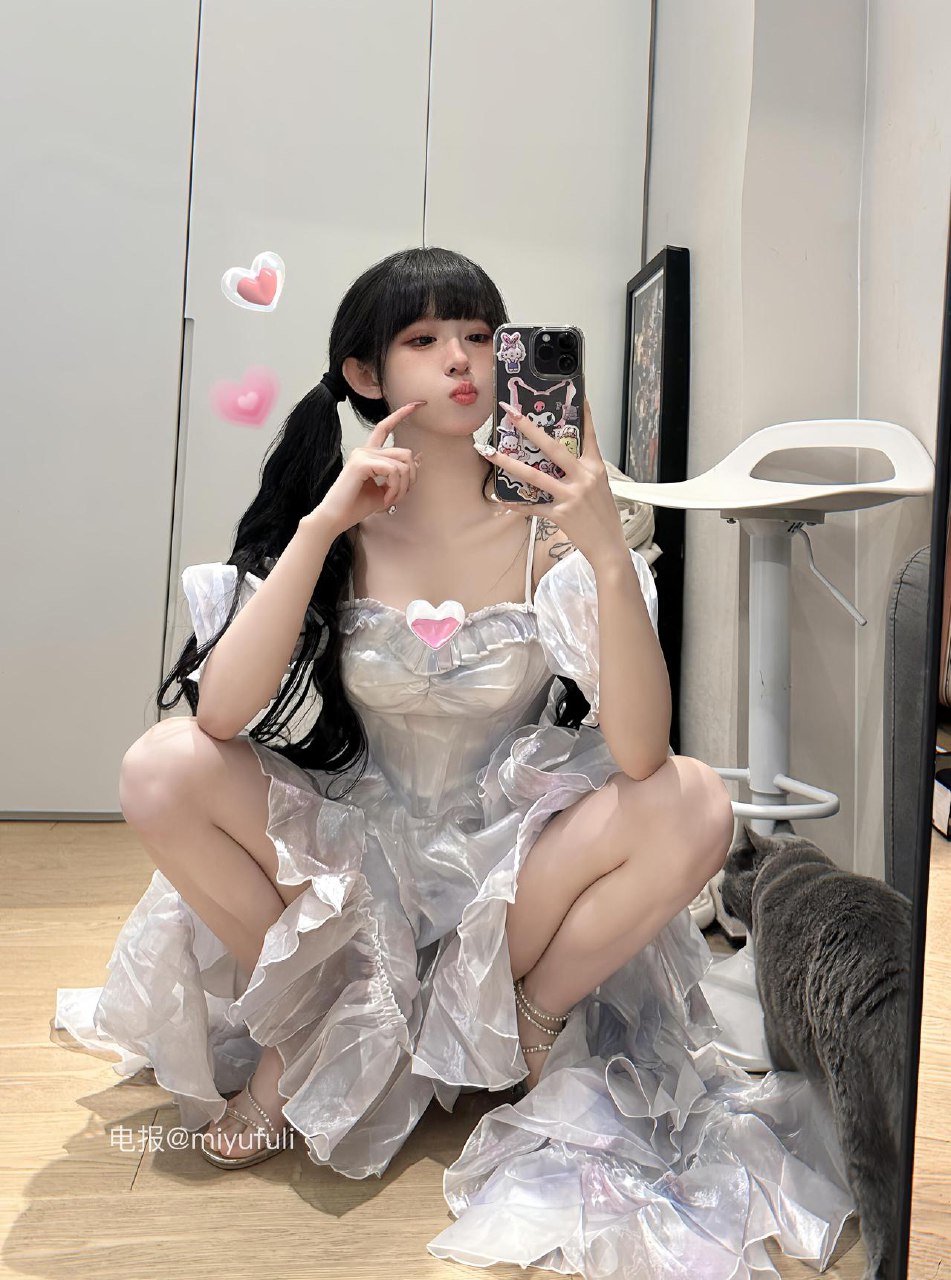 超蓝布罗莉超蓝布罗莉 2025-05-31 03:58:35 丸子头 萝莉 渔网🎣 超蓝布罗莉 第3张