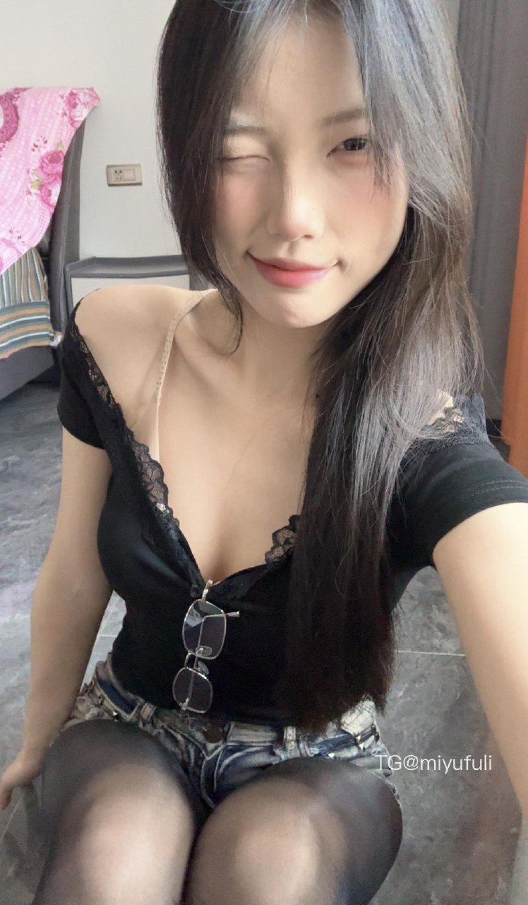 奶洋洋 2025-05-31 14:02:09 夺命长腿➕牛仔黑丝！ 第3张