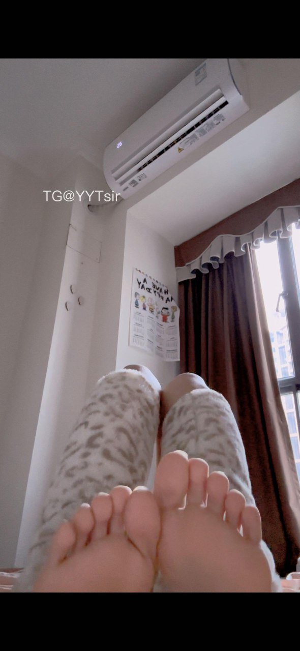 VC #Vickyyyii 2025-05-31 13:07:59 铁粉必看浮力 白色情趣系列 ding字裤只剩一根绳😏 Vickyyyii 第6张