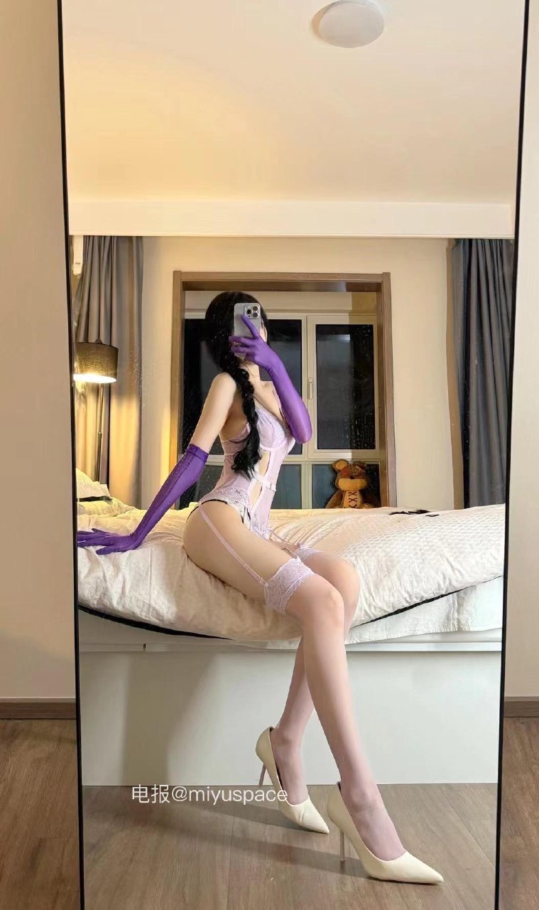 唐十七 2025-06-02 15:39:50 性感一体式吊带丝袜套装 第2张