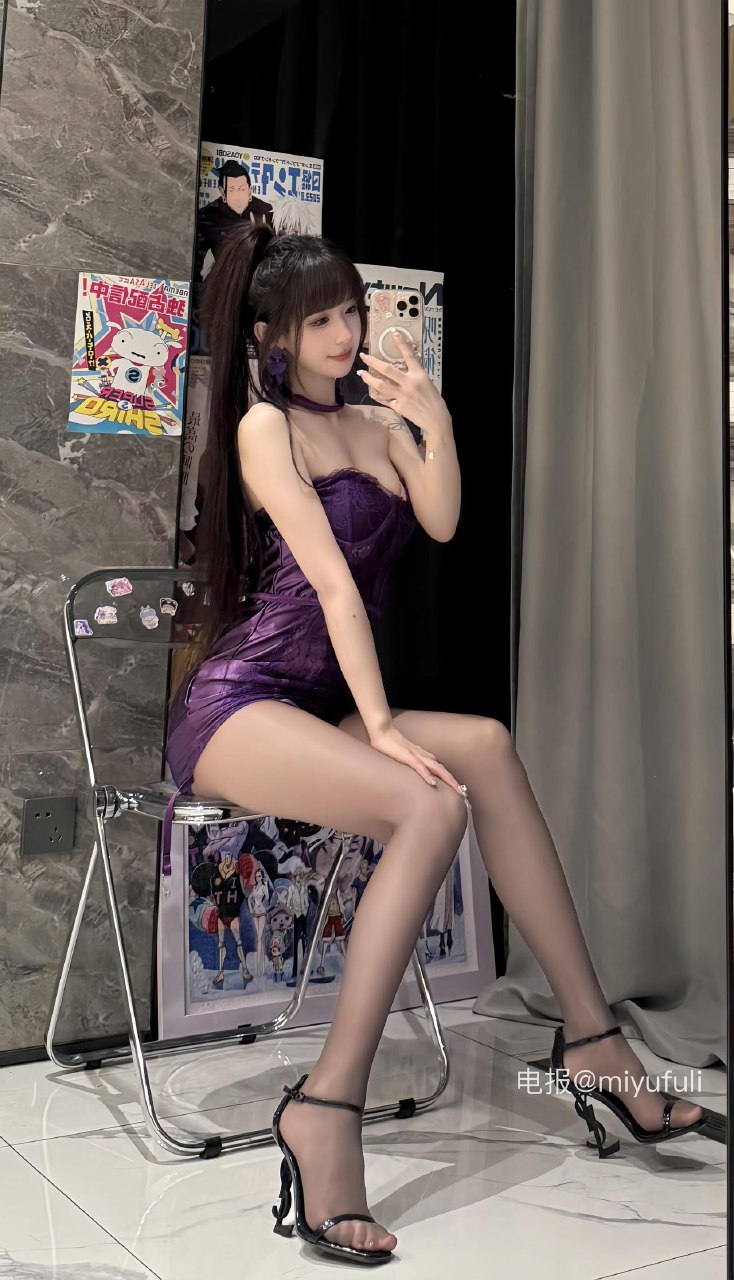 超蓝布罗莉 2025-06-04 04:05:44 猜猜我多高😛👠 第2张