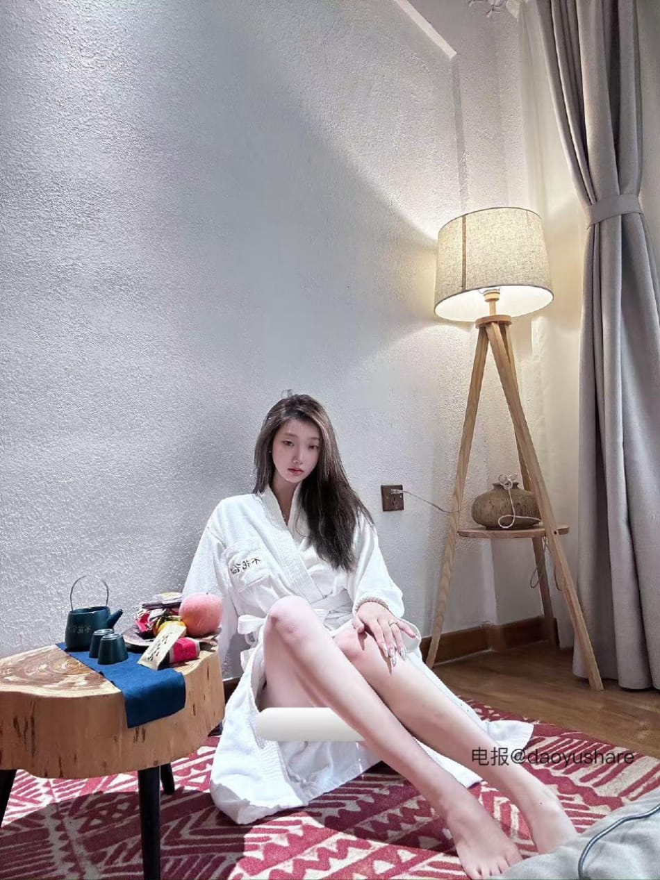 qin秦宋 2025-06-04 17:21:10 有点湿湿的，不信你摸摸🥰 第2张