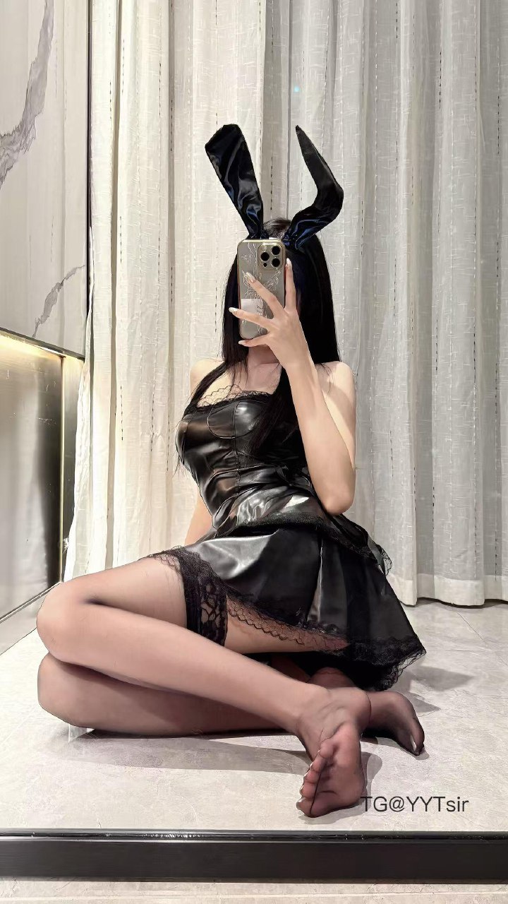 兔妮妮 2025-06-03 13:55:35 性感兔女郎🐰📷精品系列 第17张