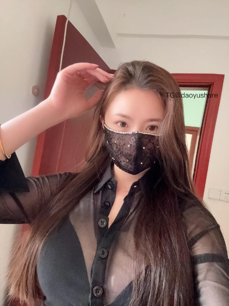 美艳老嫂子 2025-06-04 16:00:56 天气太热了，只能这样穿会舒服一点 第6张