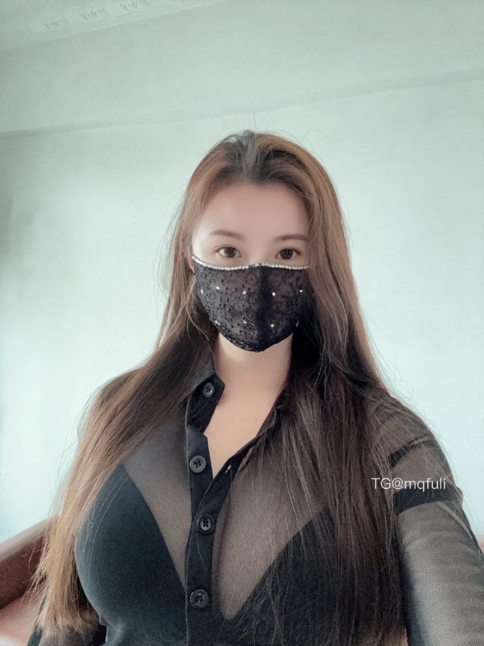 美艳老嫂子 2025-06-04 16:00:56 天气太热了，只能这样穿会舒服一点 第3张