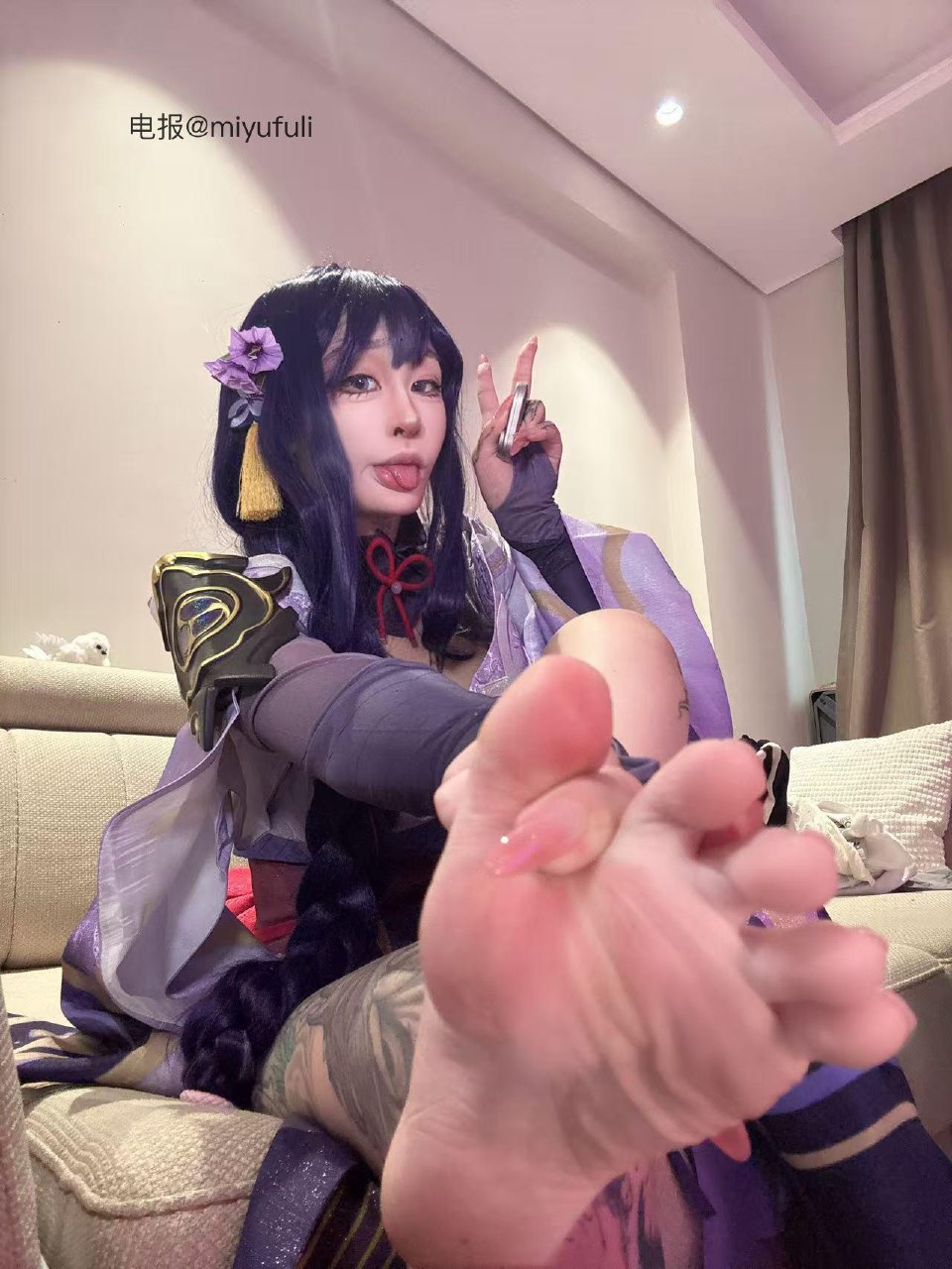 九条南无 2025-06-04 13:45:20 👅脚吧紫色丝袜和不穿都有！更有羞羞🥵姿势 第34张