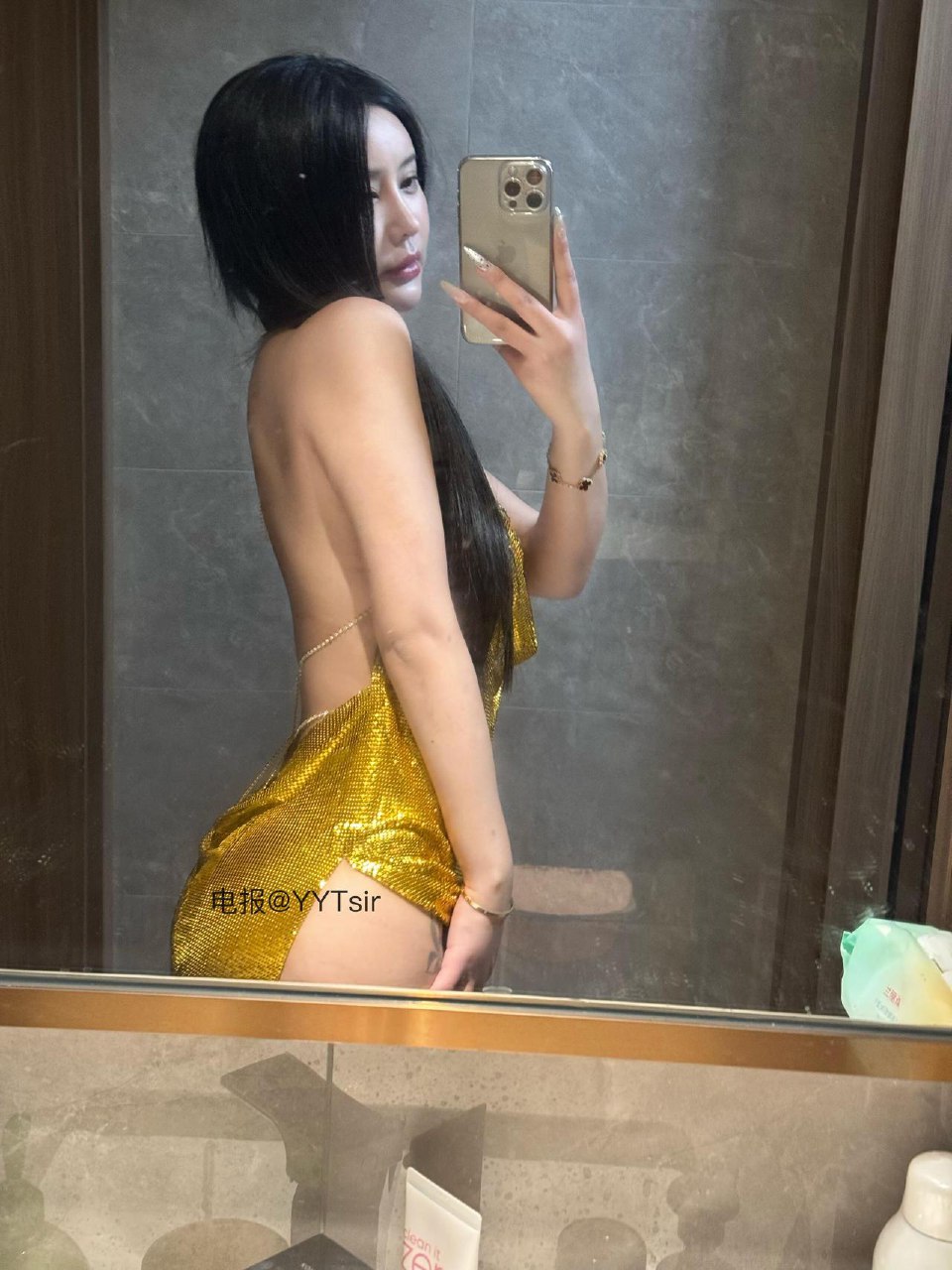 钟意依阳 2025-06-04 18:44:57 我有一点小癖好 哥哥会满足吗 第2张