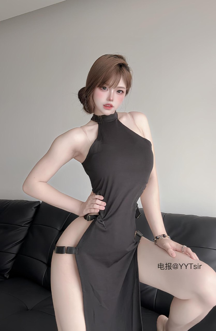 空心柚七 2025-06-19 13:55:38 付费贴#情趣旗袍吊带裙😍诱惑 第8张