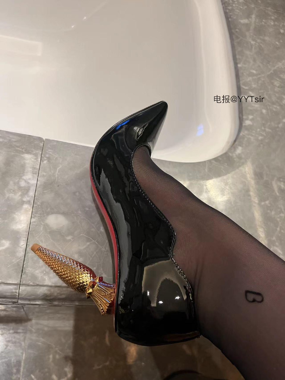 洋洋不是洋妞 2025-06-30 10:14:13 《亮晶晶洞洞丝袜》你也来撕呀 第7张