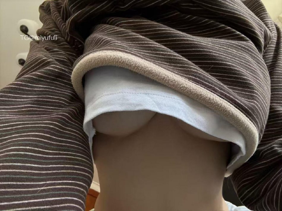 VC #Vickyyyii 2025-06-22 21:48:22 哥哥想不想运球🥹照片 Vickyyyii 第2张