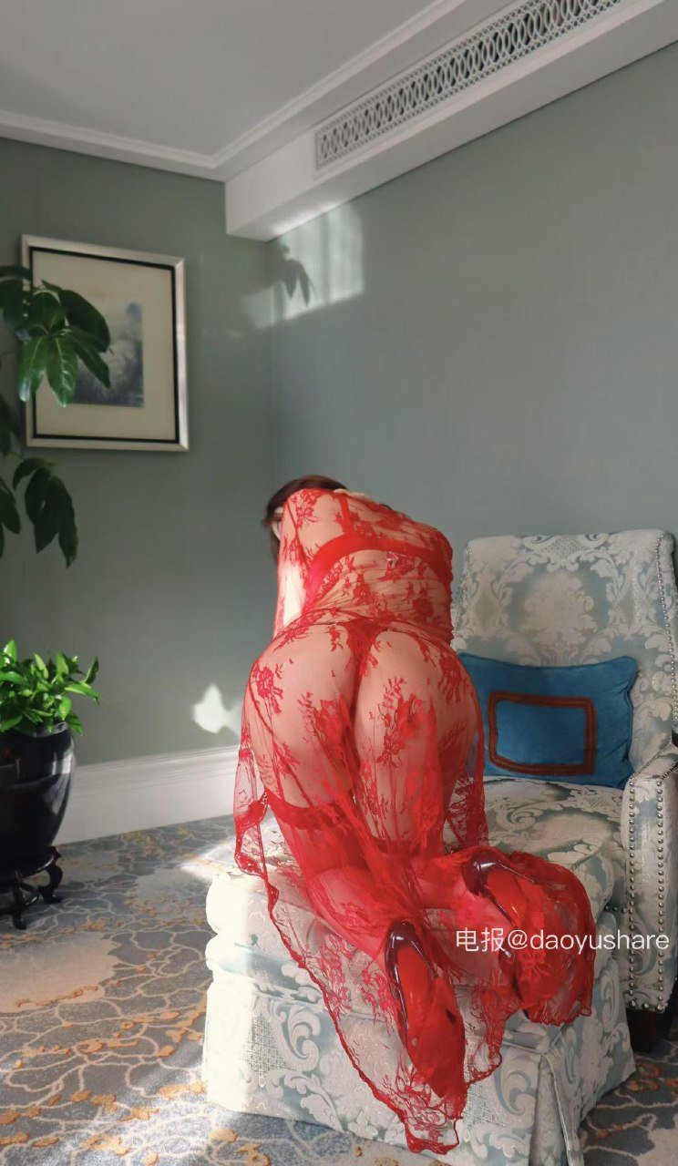 可可西 2025-06-12 18:59:34 付费贴#红色透视情趣系列 第13张