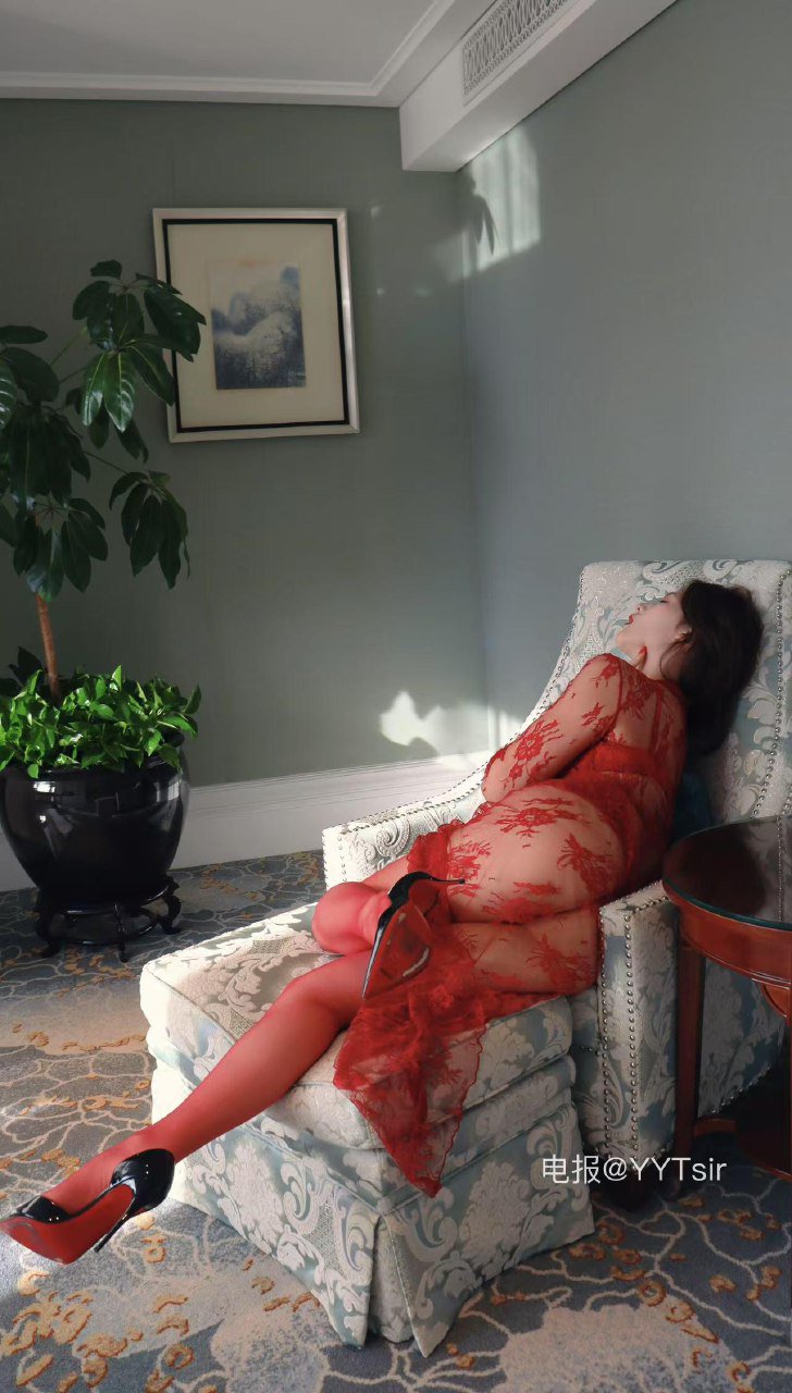 可可西 2025-06-12 18:59:34 付费贴#红色透视情趣系列 第17张