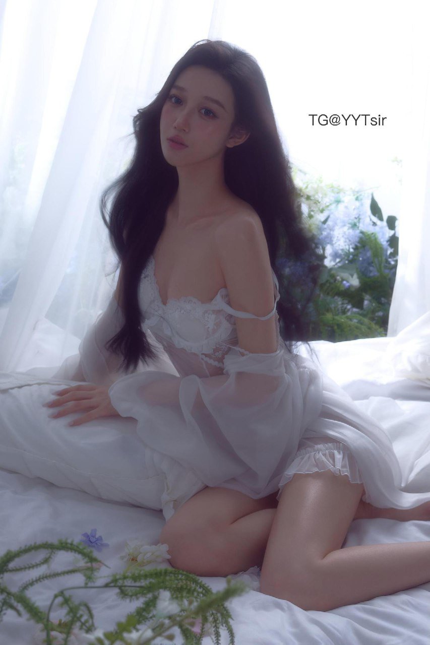 唐十七 2025-06-15 12:50:13 #付费贴#蕾丝网纱透视吊带裙 第10张