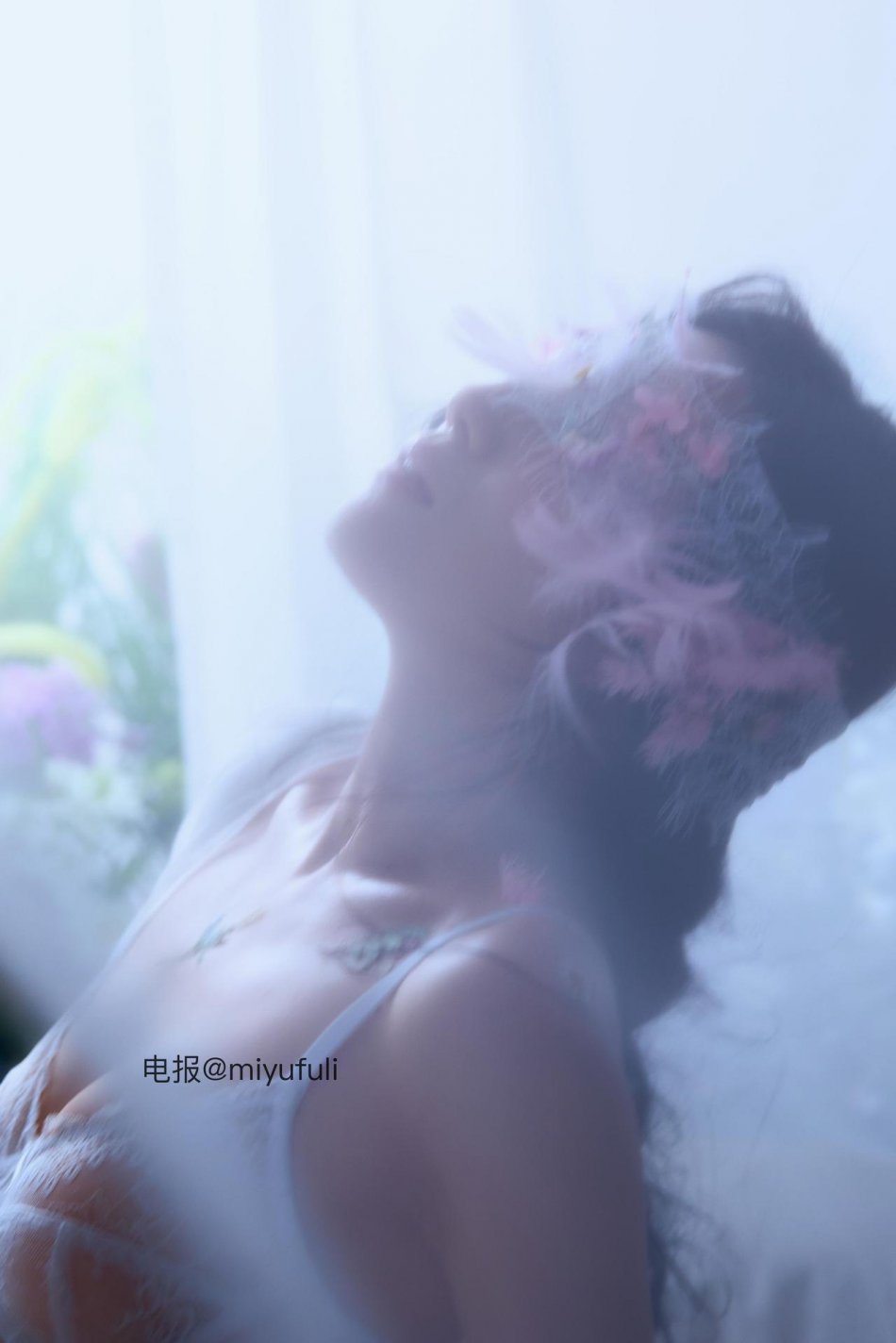 唐十七 2025-06-15 12:50:13 #付费贴#蕾丝网纱透视吊带裙 第4张
