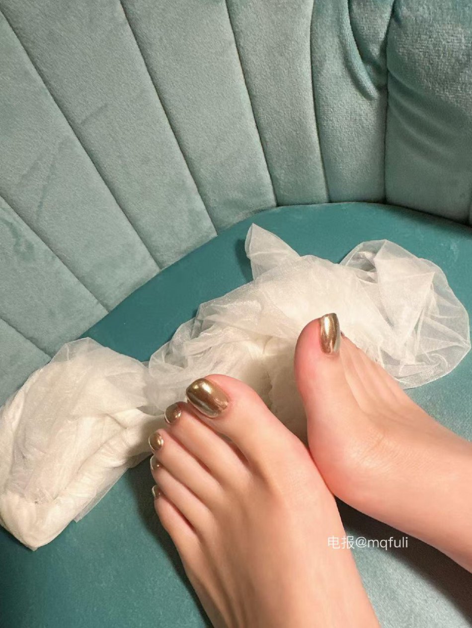 小仙女Elaine 2025-06-03 18:33:21 10张绝美大图来咯来咯 第7张