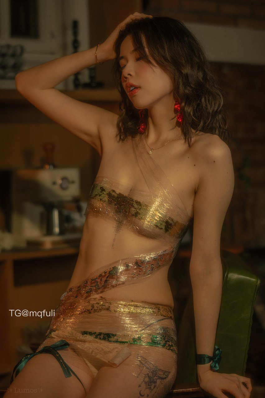 Lumos 2025-06-17 12:19:30 #付费贴# 苗疆网纱斜肩连体套装系列 第1张